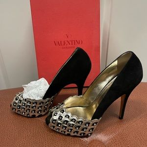 Valentino Suede and Gold leather jeweled pumps, special edition, size 40.